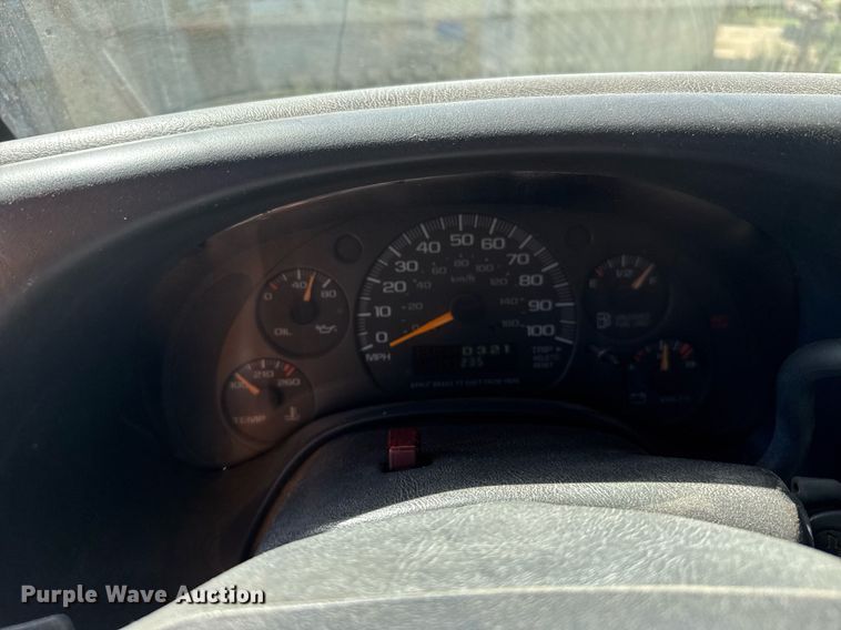 image for item EG6451 2000 Chevrolet Express 3500 school bus