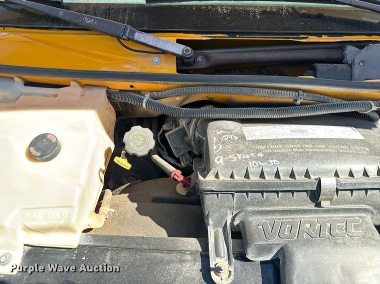 image for item EG6451 2000 Chevrolet Express 3500 school bus