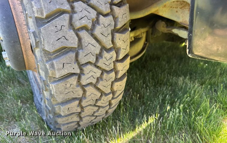 image for item EG6451 2000 Chevrolet Express 3500 school bus