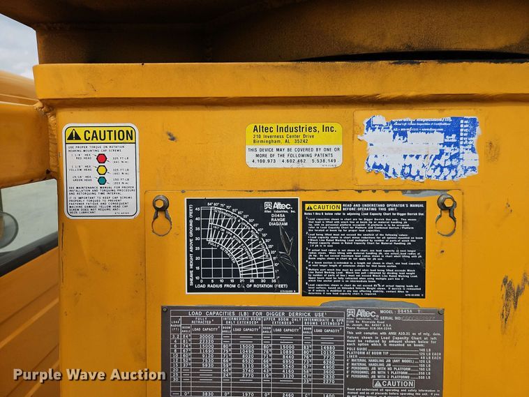 image for item EJ0023 2001 Freightliner FL70 digger derrick truck