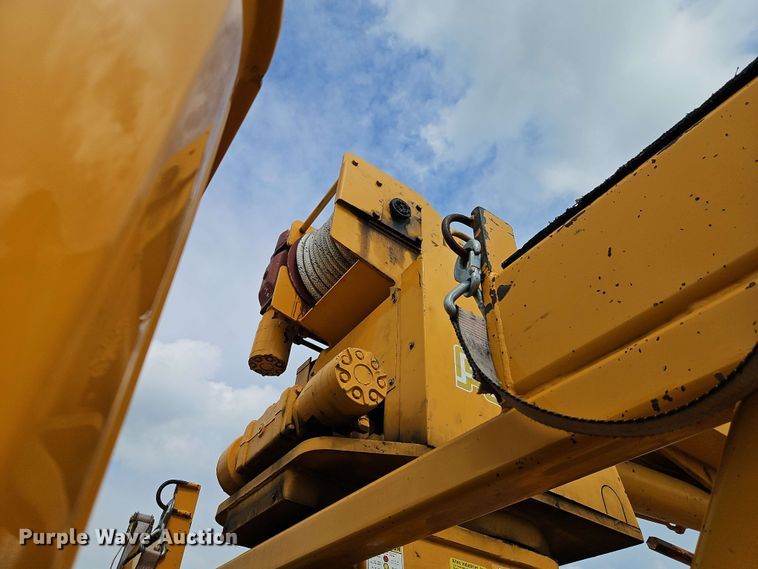 image for item EJ0023 2001 Freightliner FL70 digger derrick truck