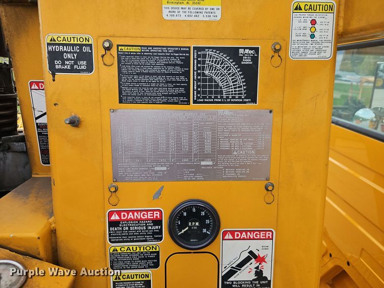 image for item EJ0023 2001 Freightliner FL70 digger derrick truck