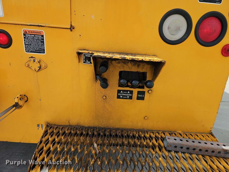 image for item EJ0023 2001 Freightliner FL70 digger derrick truck