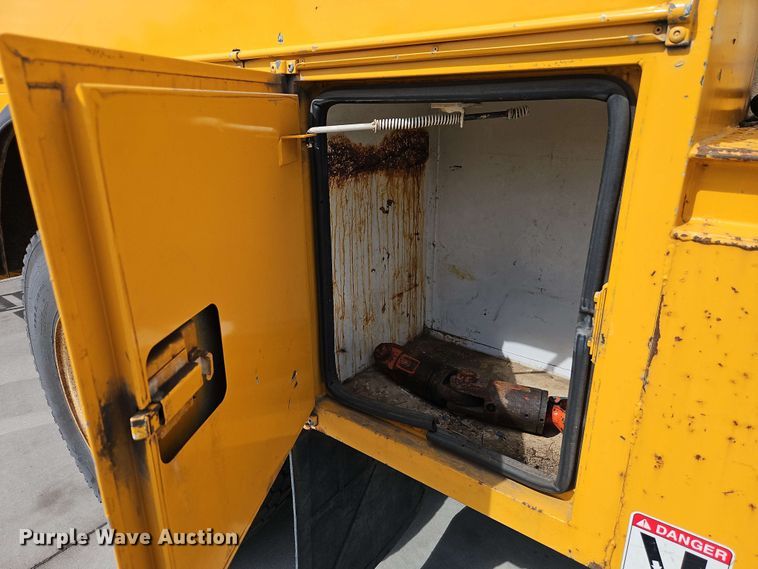 image for item EJ0023 2001 Freightliner FL70 digger derrick truck