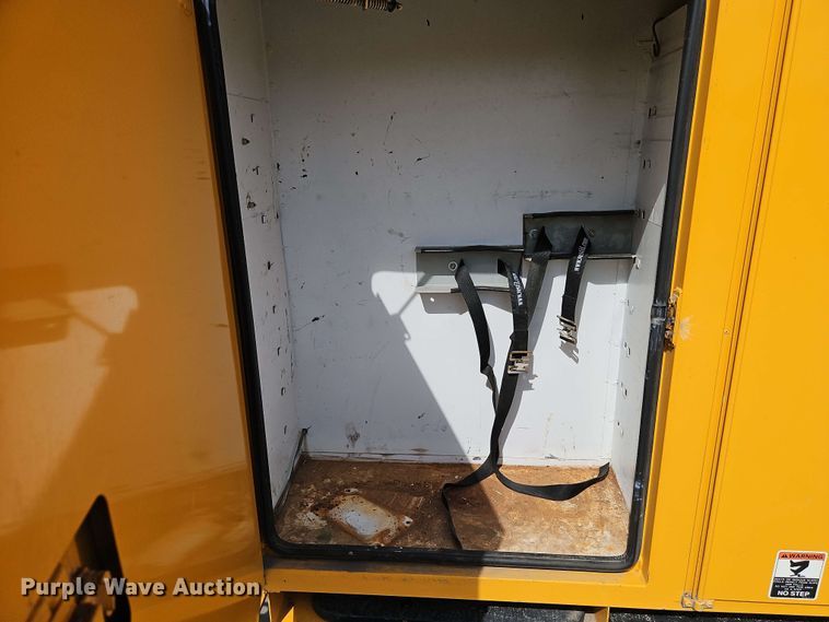 image for item EJ0023 2001 Freightliner FL70 digger derrick truck