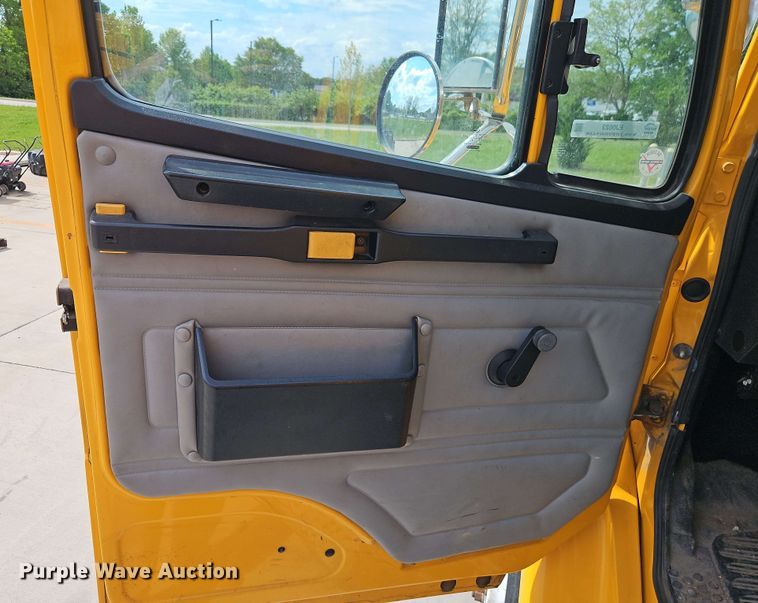 image for item EJ0023 2001 Freightliner FL70 digger derrick truck