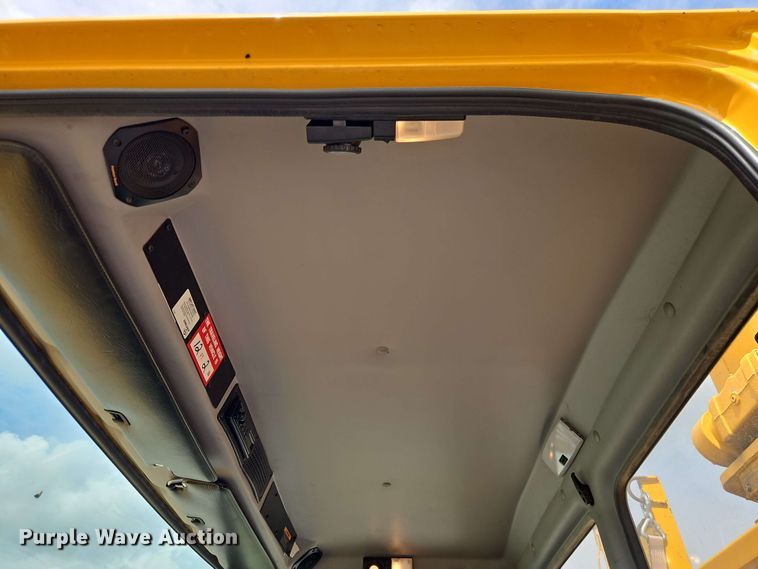 image for item EJ0023 2001 Freightliner FL70 digger derrick truck