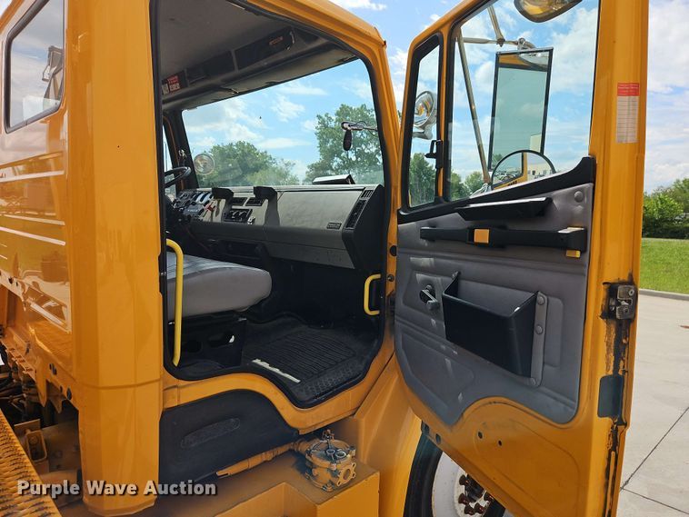 image for item EJ0023 2001 Freightliner FL70 digger derrick truck