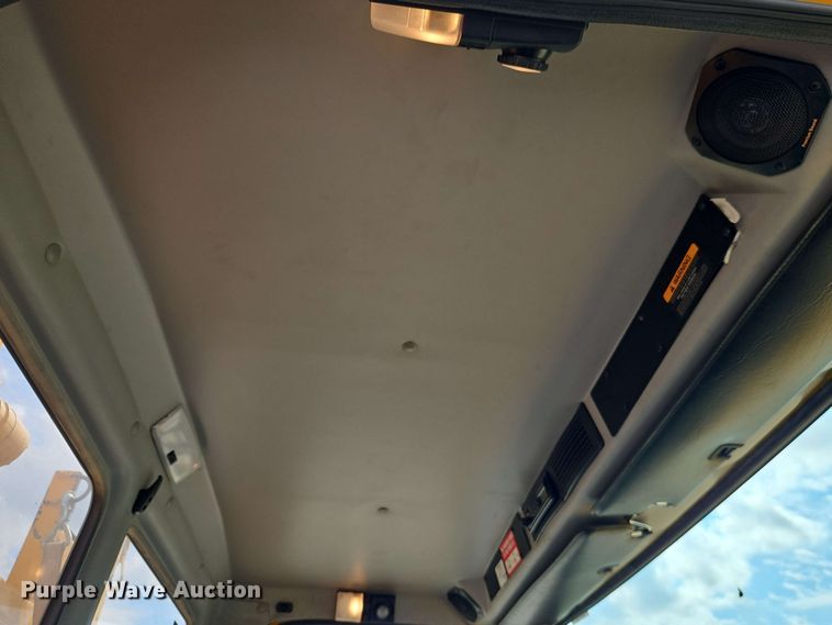 image for item EJ0023 2001 Freightliner FL70 digger derrick truck