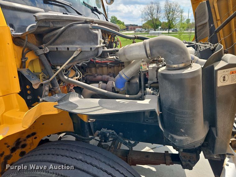 image for item EJ0023 2001 Freightliner FL70 digger derrick truck