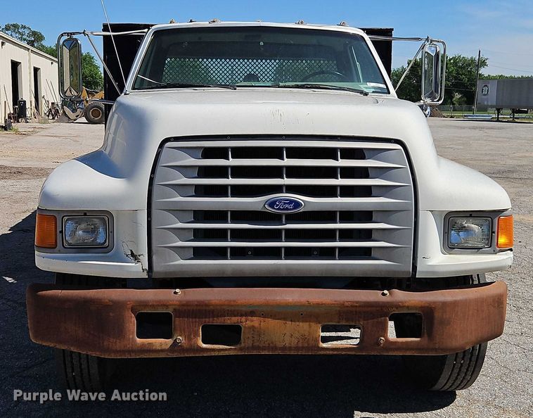 image for item EJ0035 1995 Ford F700 dump flatbed truck