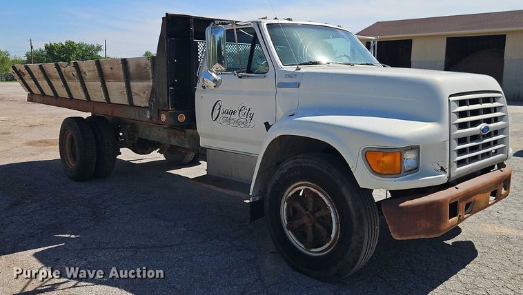 image for item EJ0035 1995 Ford F700 dump flatbed truck