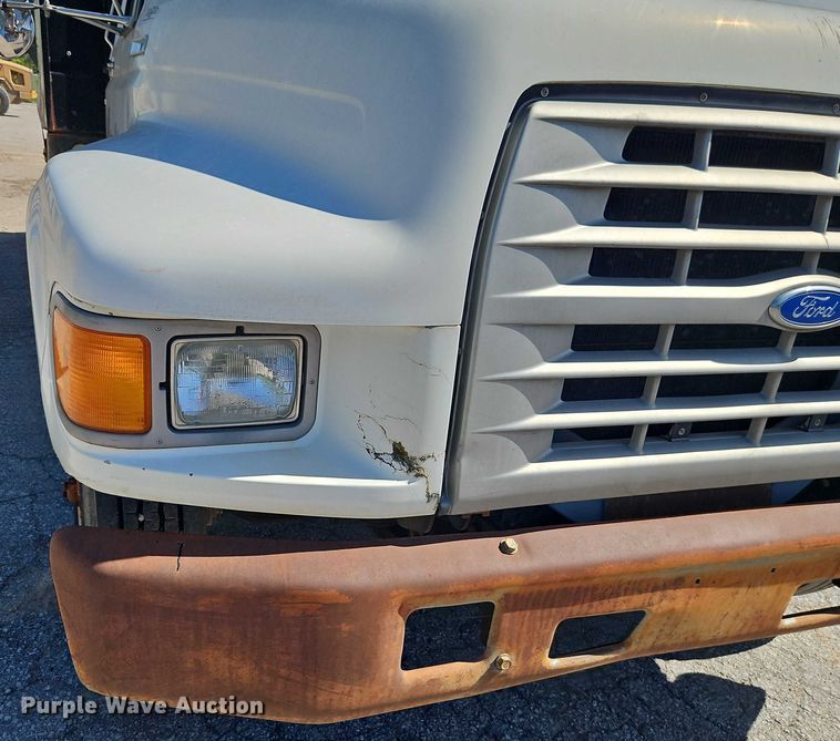 image for item EJ0035 1995 Ford F700 dump flatbed truck