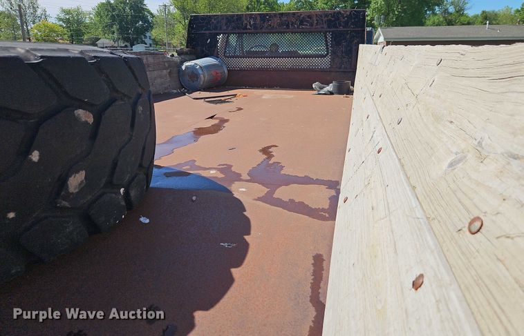 image for item EJ0035 1995 Ford F700 dump flatbed truck