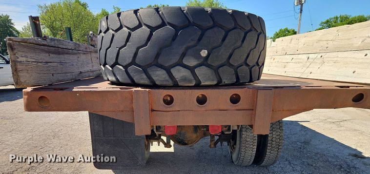 image for item EJ0035 1995 Ford F700 dump flatbed truck