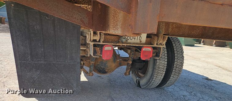 image for item EJ0035 1995 Ford F700 dump flatbed truck