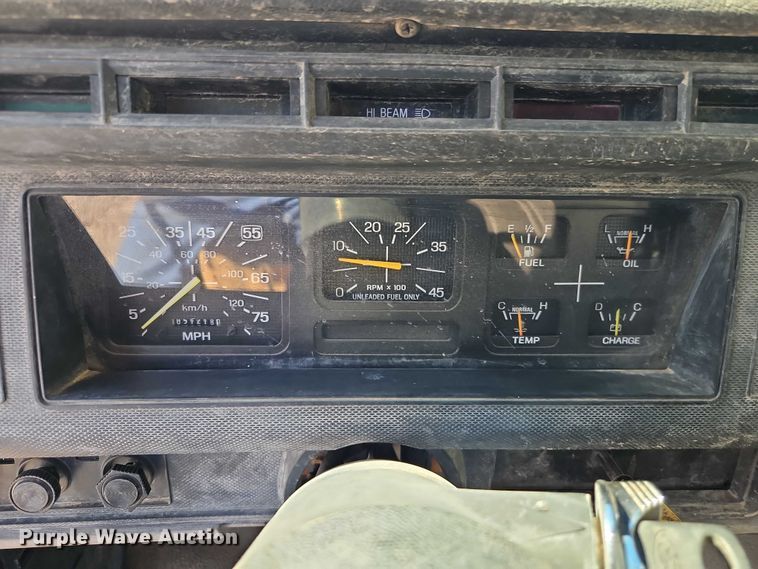 image for item EJ0035 1995 Ford F700 dump flatbed truck