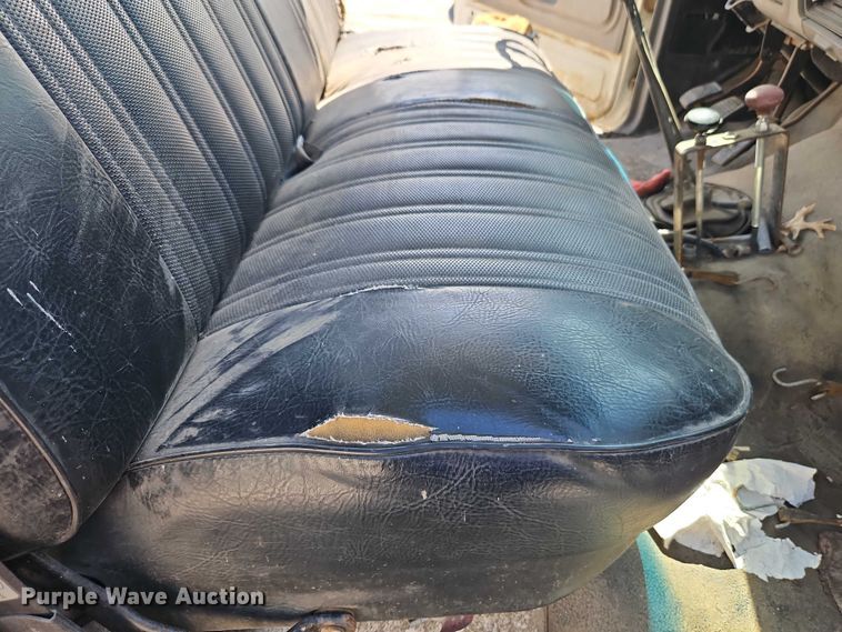 image for item EJ0035 1995 Ford F700 dump flatbed truck