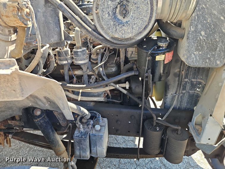 image for item EJ0035 1995 Ford F700 dump flatbed truck