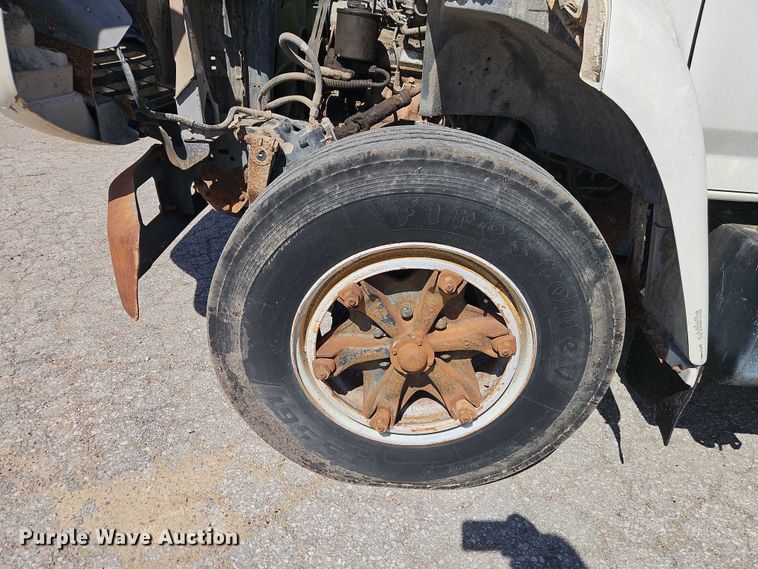 image for item EJ0035 1995 Ford F700 dump flatbed truck