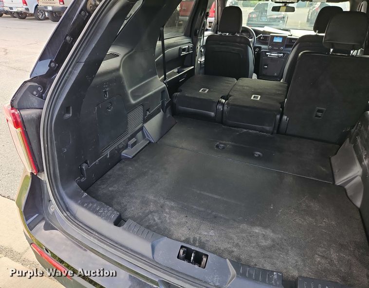 image for item EJ0036 2020 Ford Explorer Police Interceptor SUV