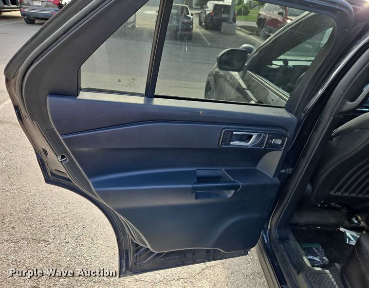 image for item EJ0036 2020 Ford Explorer Police Interceptor SUV