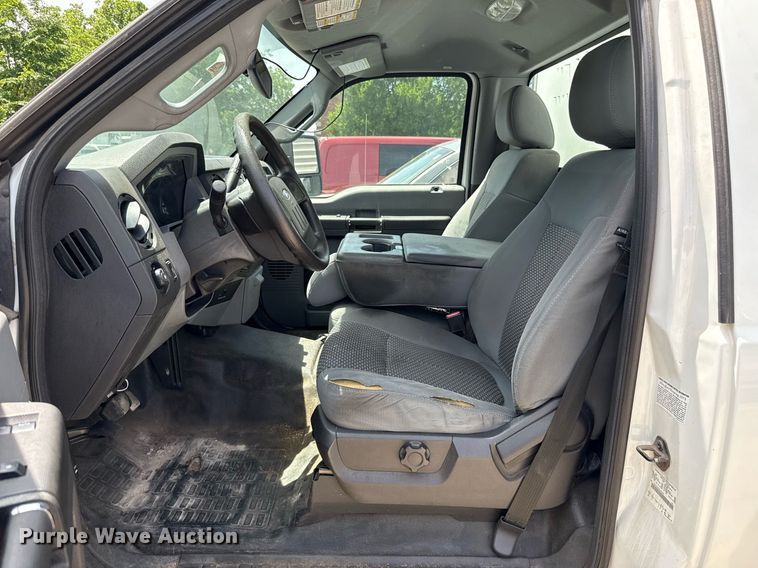 image for item EJ4487 2014 Ford F550 Super Duty box truck