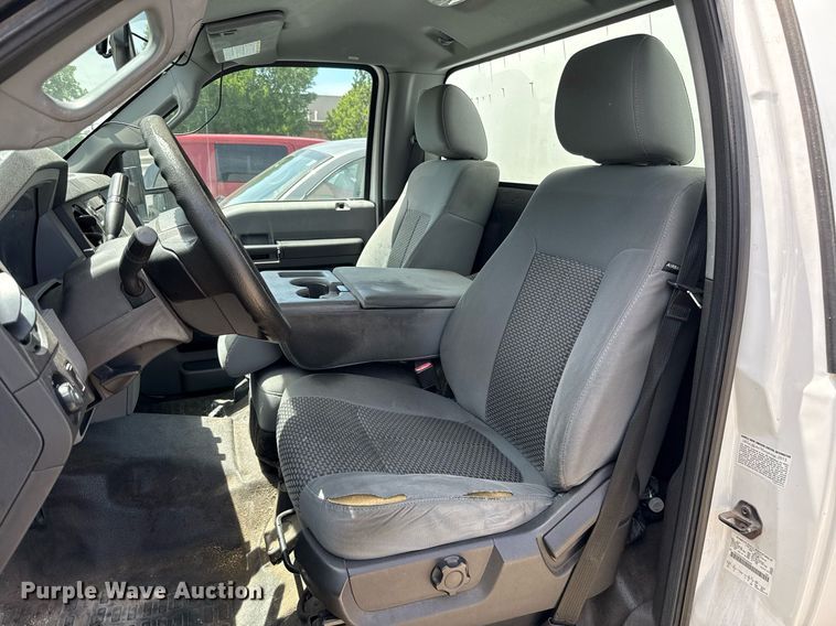 image for item EJ4487 2014 Ford F550 Super Duty box truck