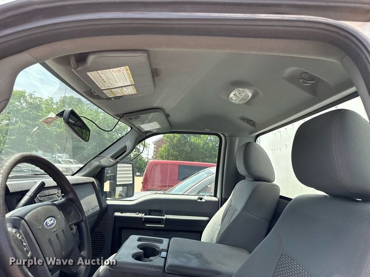 image for item EJ4487 2014 Ford F550 Super Duty box truck