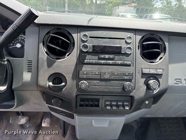 image for item EJ4487 2014 Ford F550 Super Duty box truck