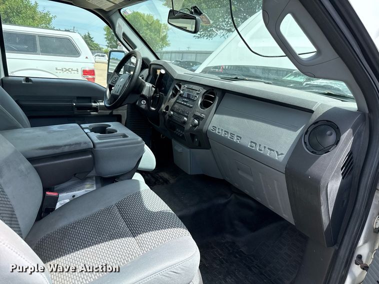 image for item EJ4487 2014 Ford F550 Super Duty box truck