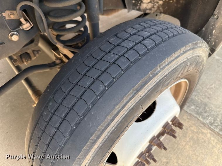 image for item EJ4487 2014 Ford F550 Super Duty box truck