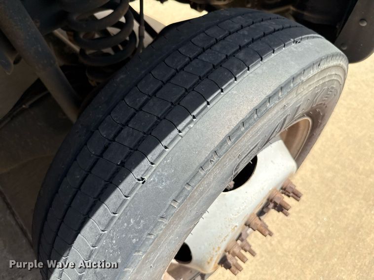 image for item EJ4487 2014 Ford F550 Super Duty box truck