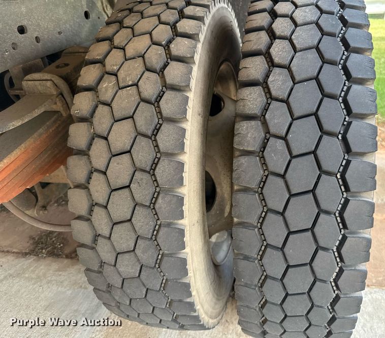 image for item EJ4487 2014 Ford F550 Super Duty box truck