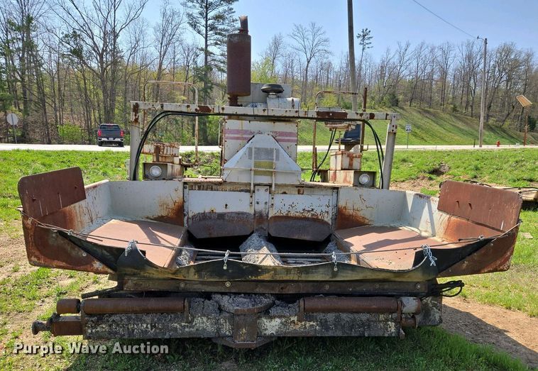 image for item EJ7442 1983 Cedar Rapids BSF520 paver