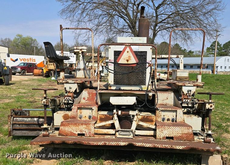 image for item EJ7442 1983 Cedar Rapids BSF520 paver