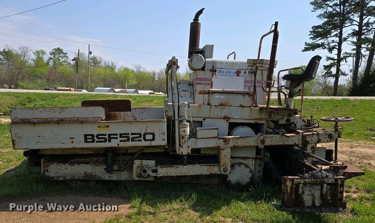 image for item EJ7442 1983 Cedar Rapids BSF520 paver