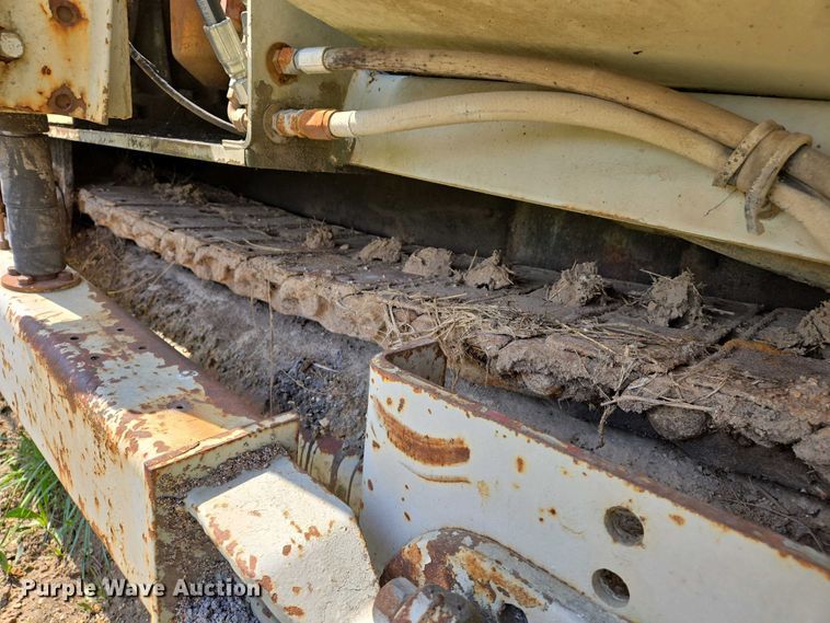 image for item EJ7442 1983 Cedar Rapids BSF520 paver