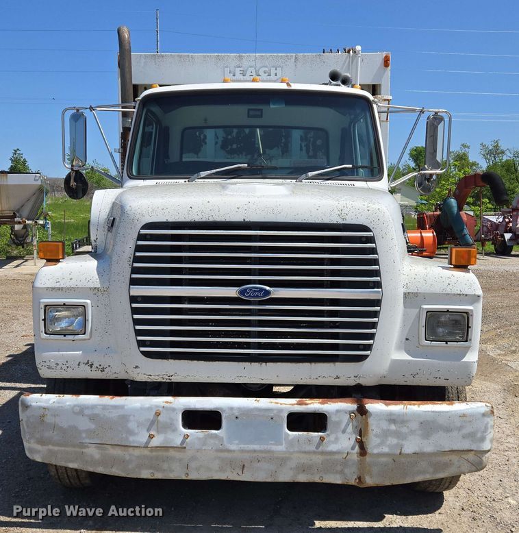 image for item EJ7526 1994 Ford L8000 refuse truck
