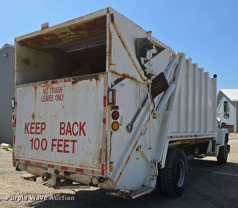 image for item EJ7526 1994 Ford L8000 refuse truck
