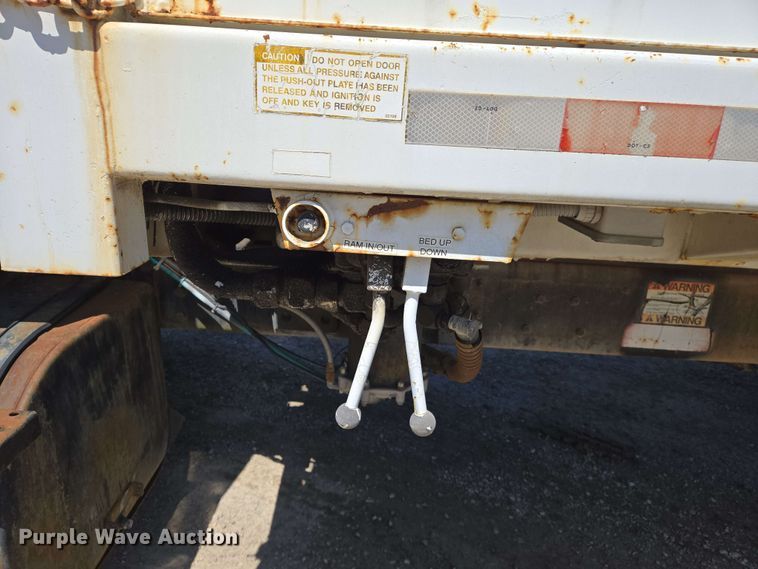 image for item EJ7526 1994 Ford L8000 refuse truck