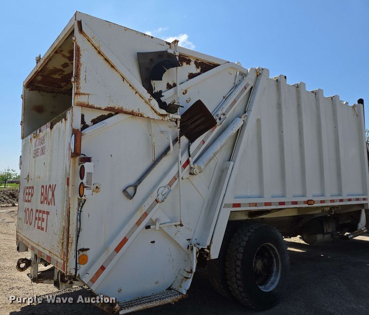 image for item EJ7526 1994 Ford L8000 refuse truck
