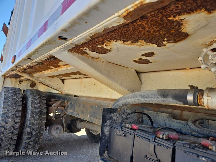 image for item EJ7526 1994 Ford L8000 refuse truck