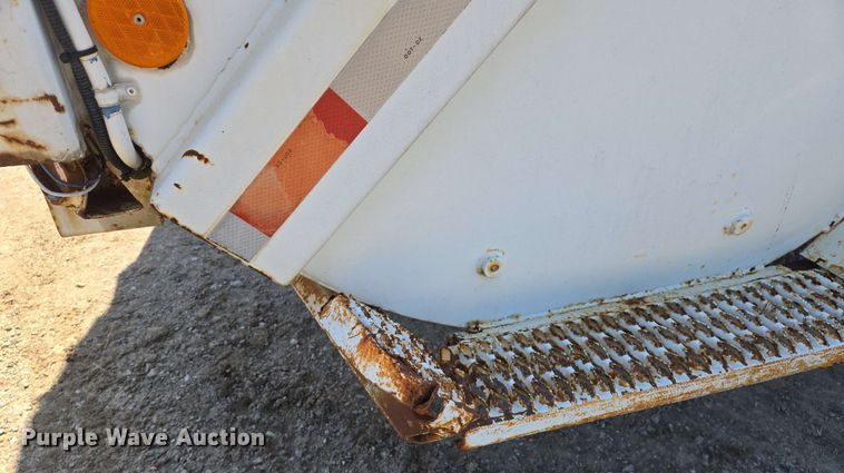 image for item EJ7526 1994 Ford L8000 refuse truck