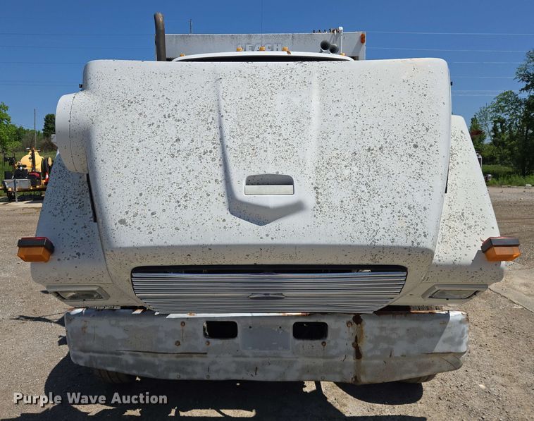 image for item EJ7526 1994 Ford L8000 refuse truck