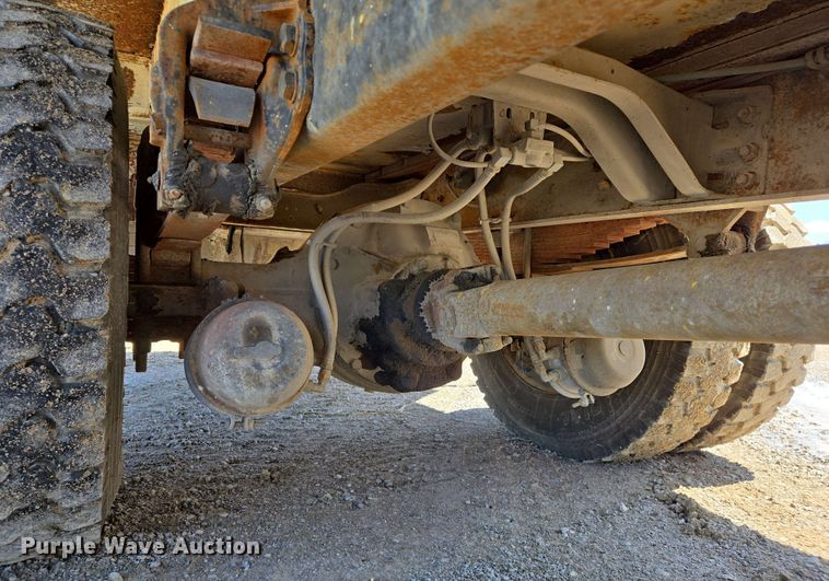 image for item EJ7526 1994 Ford L8000 refuse truck