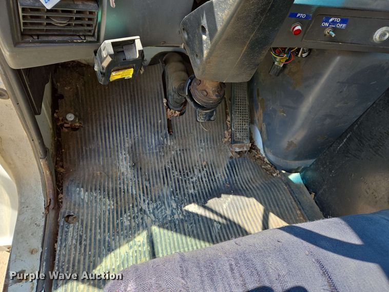 image for item EJ7526 1994 Ford L8000 refuse truck