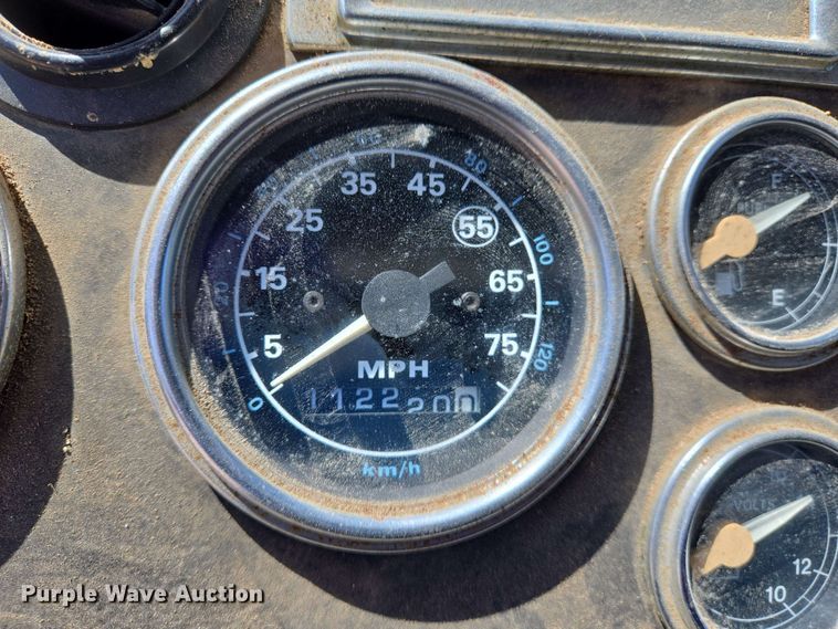 image for item EJ7526 1994 Ford L8000 refuse truck