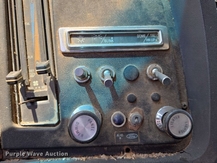 image for item EJ7526 1994 Ford L8000 refuse truck