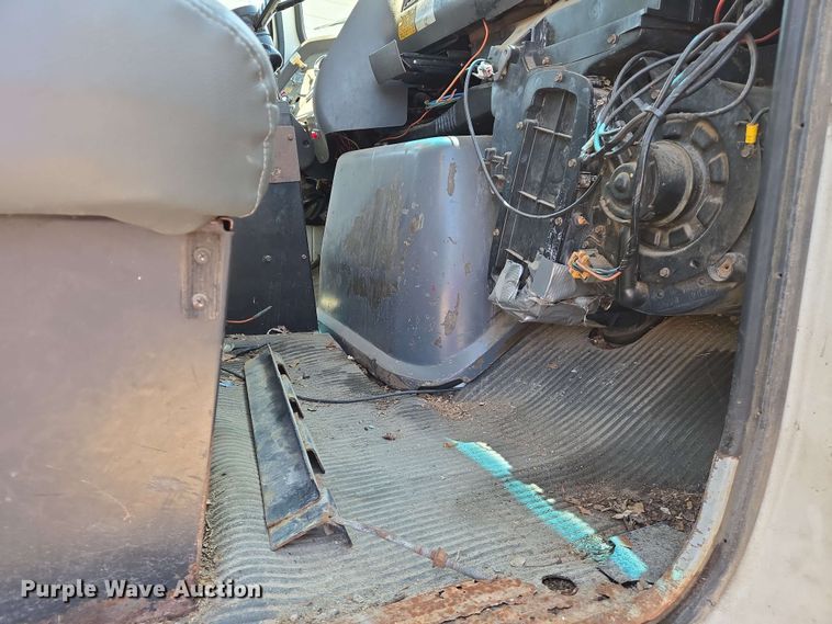 image for item EJ7526 1994 Ford L8000 refuse truck